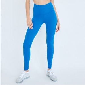 Aritzia tnaBUTTER Cheeky Hi-Rise 7/8 Legging in Classic Blue